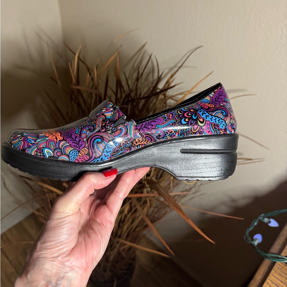 Beautiful Multicolored Clogs That Are Lightweight… - image 5